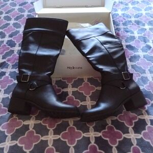 Size 5.5 black boots